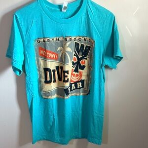 Garth Brooks Dive Bar Graphic T-Shirt